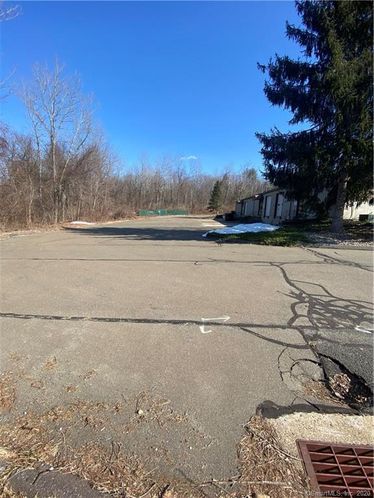 9 Moody Rd, Enfield, CT 06082